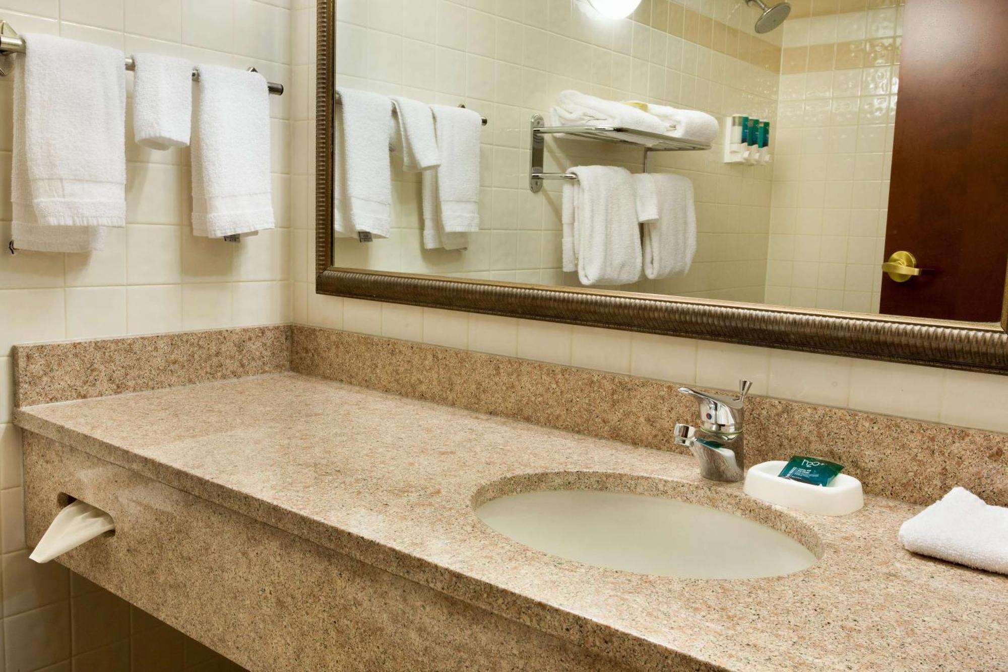 Drury Inn & Suites St. Louis Creve Coeur Dış mekan fotoğraf
