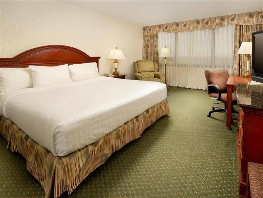 Drury Inn & Suites St. Louis Creve Coeur Dış mekan fotoğraf